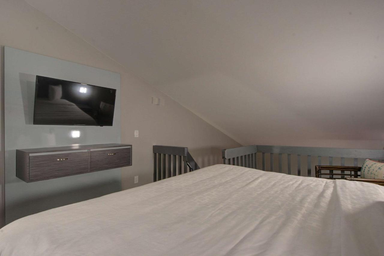 Clarion Pointe Tampa-Brandon Near Fairgrounds And Casino Hotel Mango Exterior photo