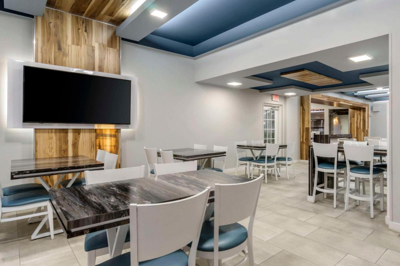 Clarion Pointe Tampa-Brandon Near Fairgrounds And Casino Hotel Mango Exterior photo