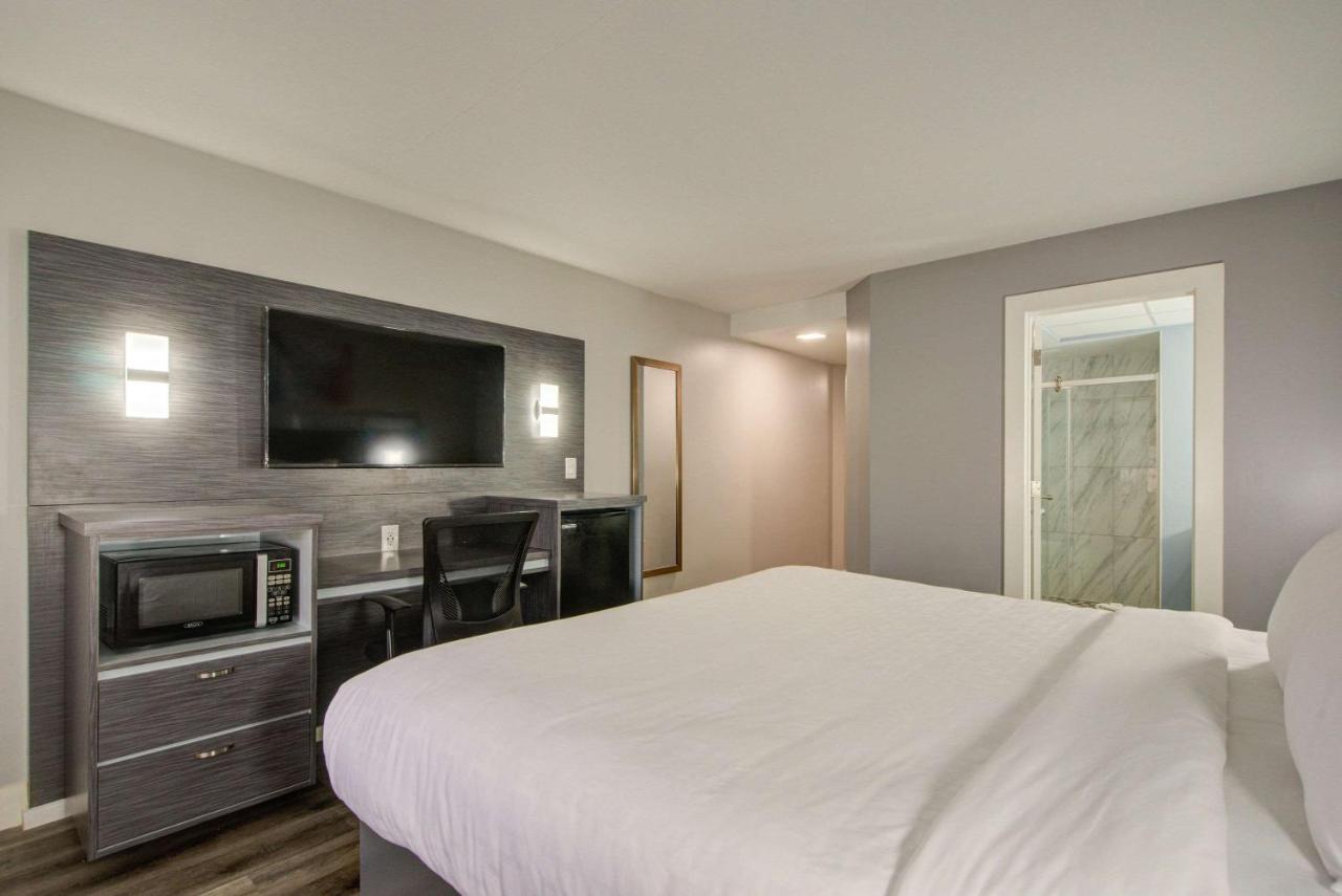 Clarion Pointe Tampa-Brandon Near Fairgrounds And Casino Hotel Mango Exterior photo