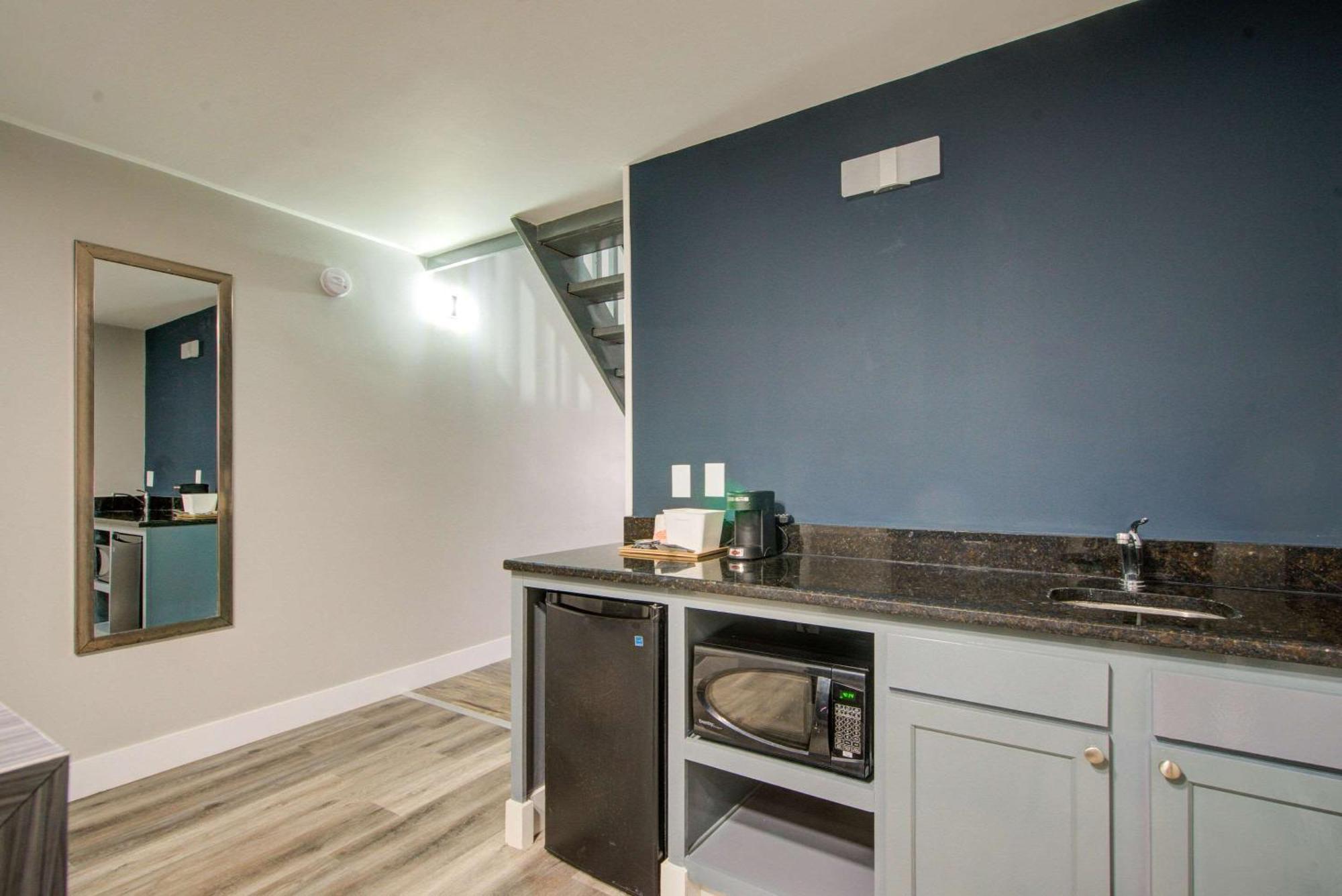 Clarion Pointe Tampa-Brandon Near Fairgrounds And Casino Hotel Mango Exterior photo
